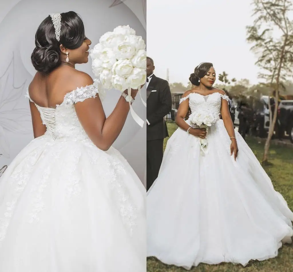 

Plus Size White Wedding Dresses Bridal Gowns Lace Appliqued Off The Shoulder Boho Country Robes De Mariée