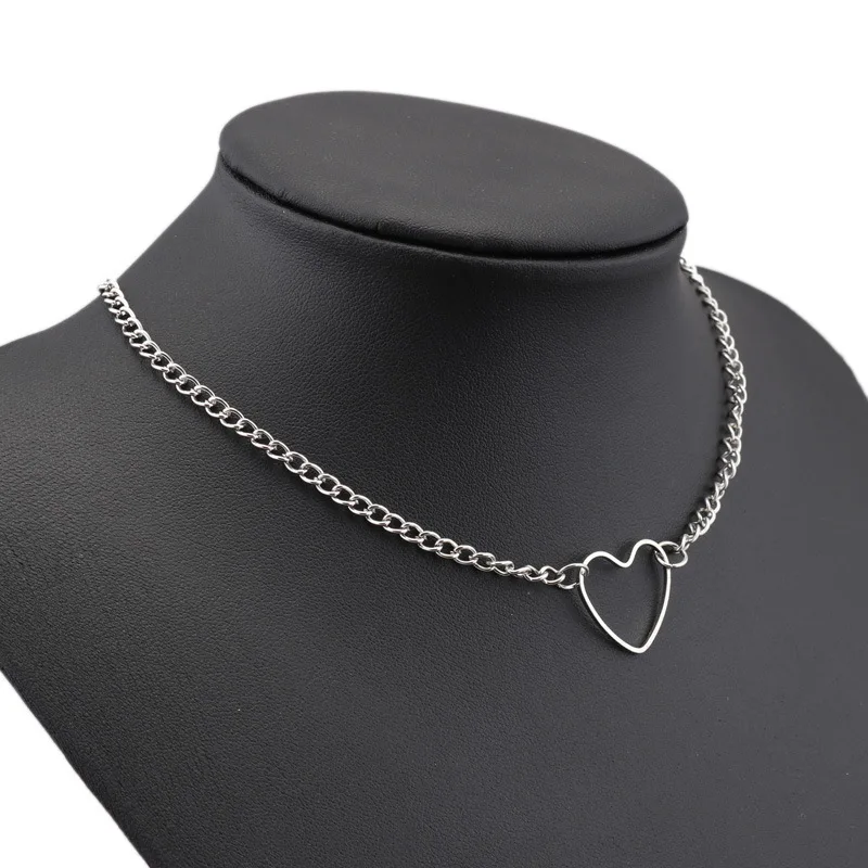 

Hollow Heart Choker Necklaces for Women Statement Necklace Heart Chain Pendant Necklace Jewelry Gift