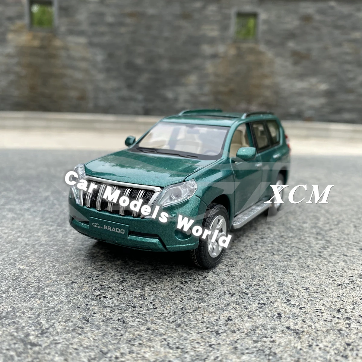 Литая модель автомобиля для 2016 Prado 1:32 можно откатить (зеленый) + маленький