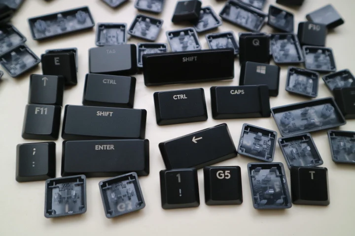 

1 full set original translucent key caps for Logitech keyboard G913 g915 g813 g815 2nd Generation backlit keycaps with box