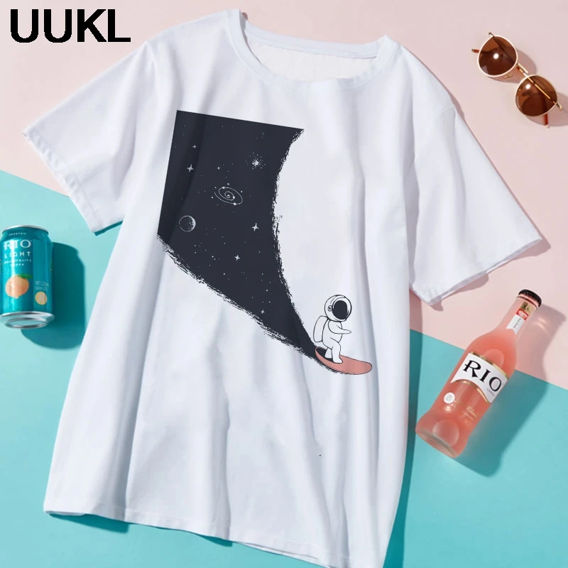 Moda Mujer 2020 тонкая летняя футболка Harajuku Kawaii астронавт Детский скейтборд Женская