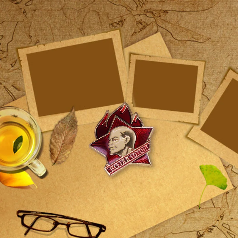 Лацкан Владимир Ленин на Красной звезде всегда готовая брошь советская