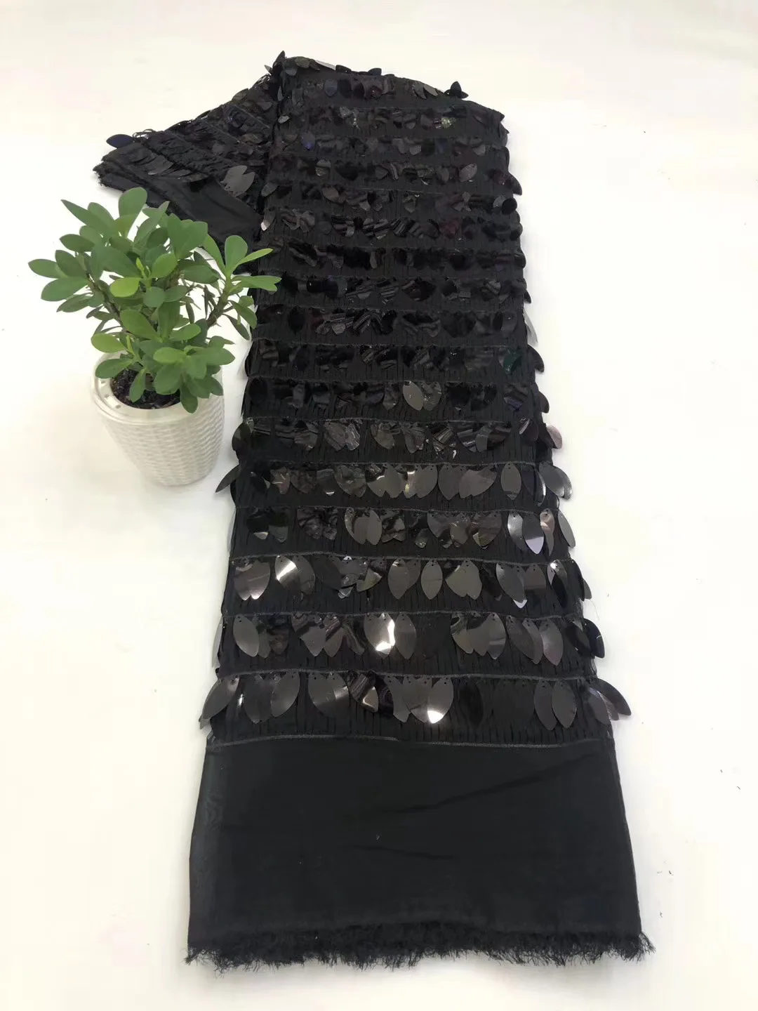 

African Sequence Lace Fabric 2020 High Quality Nigeria French Mesh Lace Fabric Embroidered Sequin Dress D41761