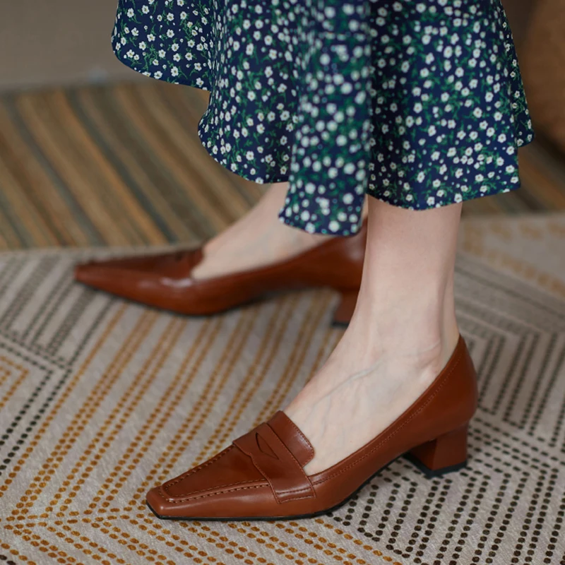 

Новинка, Модные женские туфли-лодочки женская обувь из натуральной кожи; Дышащие женские На высоких толстых каблуках квадратный носок; Офис...