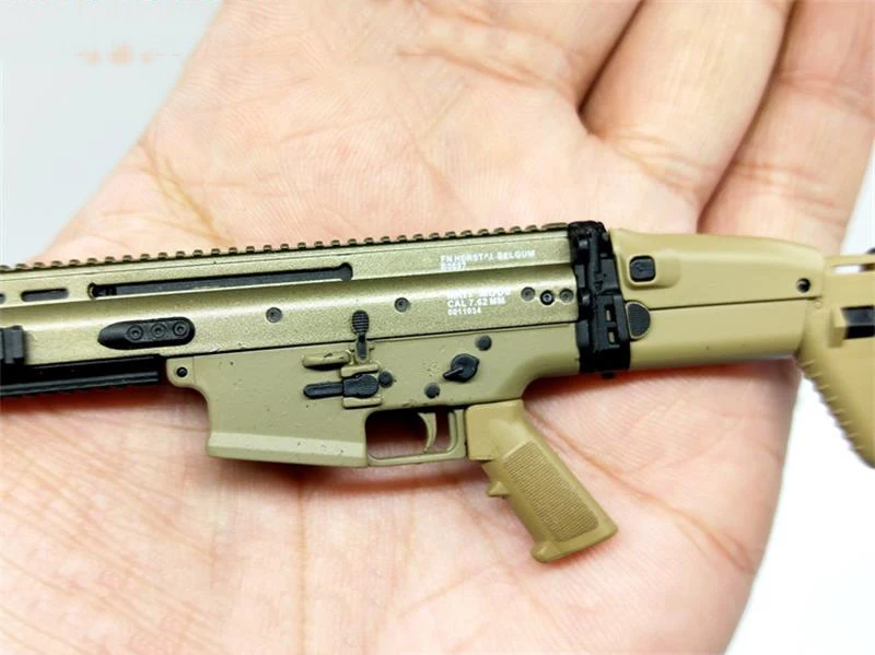 

In Stock For Sale 1/6th Model MCCTOYS GREYMAN Soldier MCC026A MK17 Weapon Gun Model For Usual 12inch Doll Action Collectable