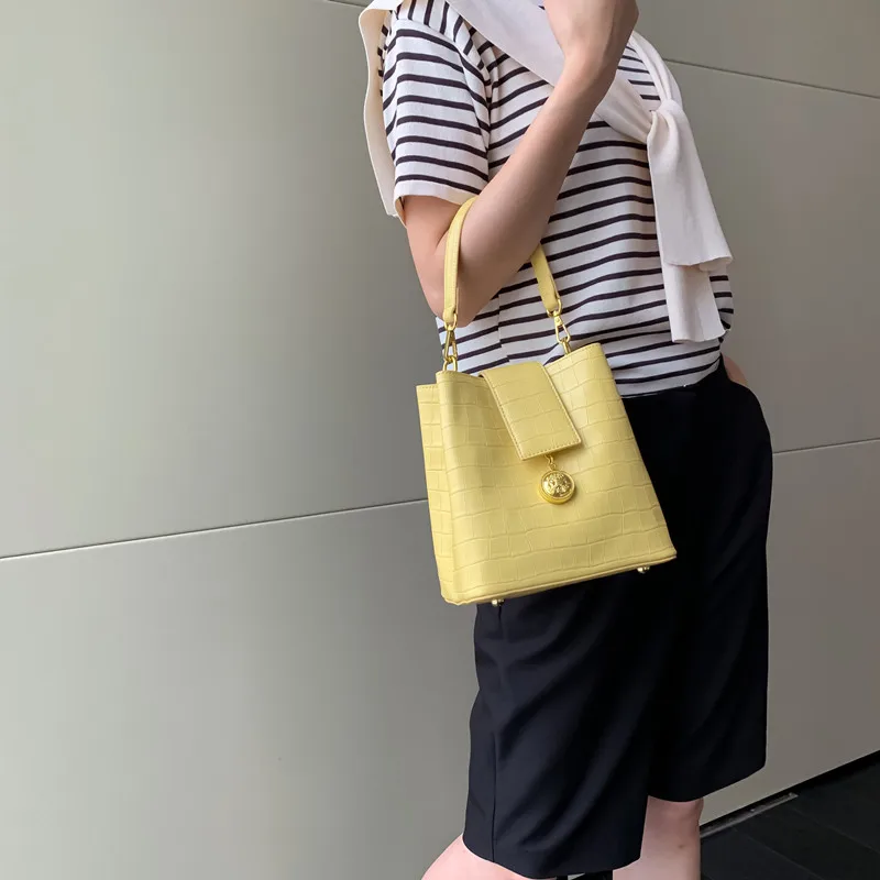 

2021 New Fashion Famous Luxury Brand Ladies Crocodile Pattern Ribbon Bucket Bag High Quality Leather Crossbody Shoulder Bag Cc G