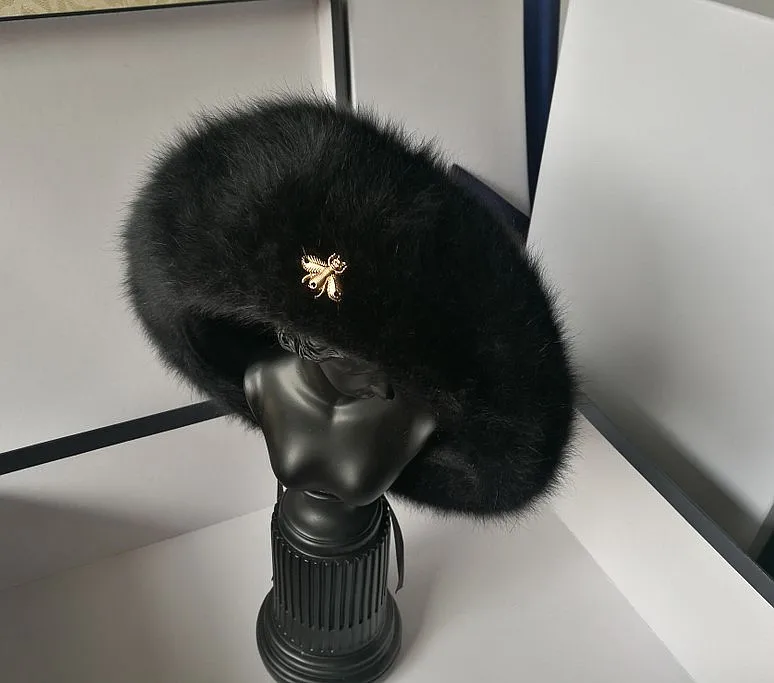 Women hat Wool Solid Color Beret Caps Female Bonnet Gold Bee Rabbit fur caps Lady Painter All Matched Warm Hat Wholesale