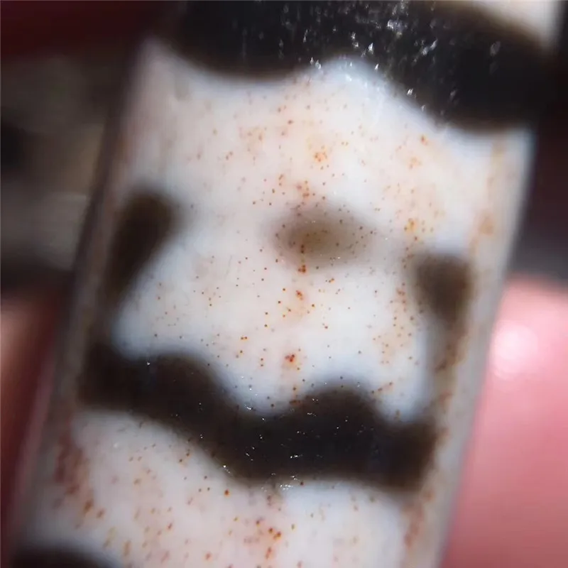 

2001026-2 High Oily with Cinnabar Dots Dapeng Bird Pattern Tibetan Dzi Beads Amulet Beads Collectible free shipping