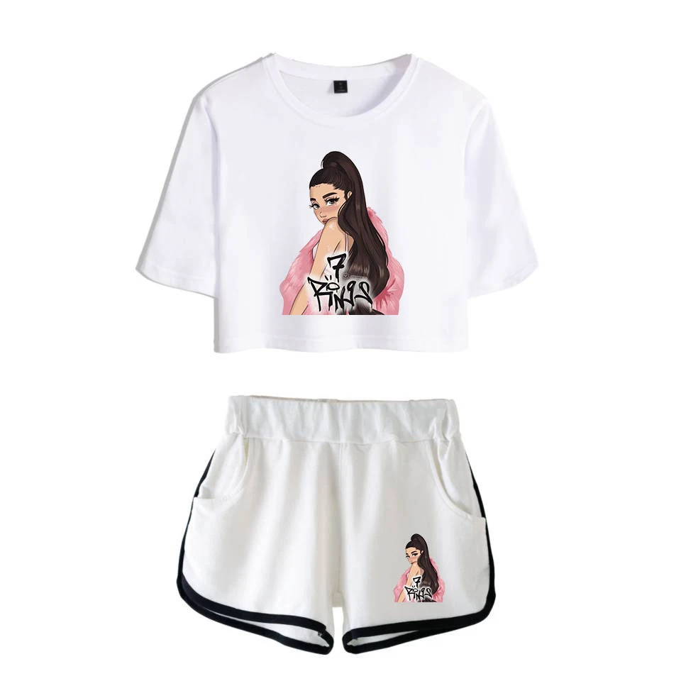 Комплект из двух предметов мягкая футболка и эластичные шорты | Женская одежда