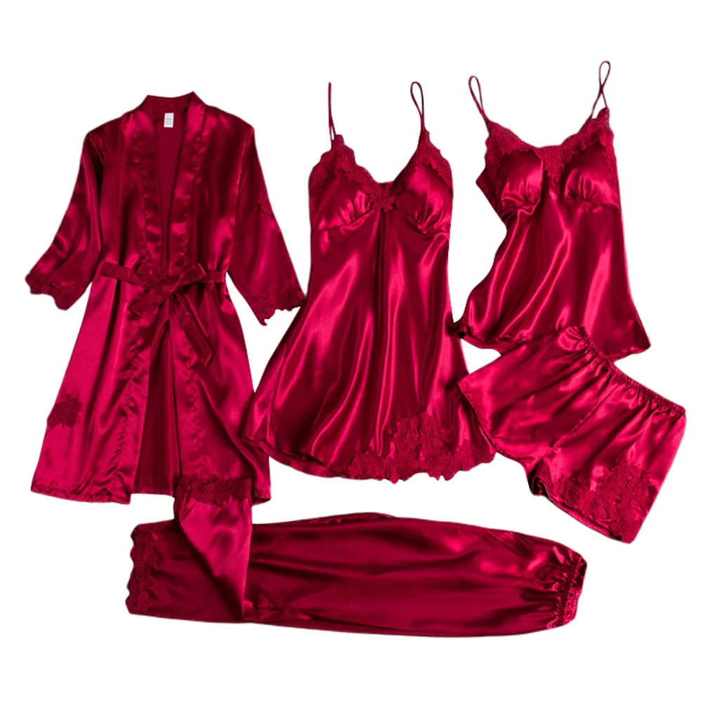 

Женский кружевной костюм с V-образным вырезом