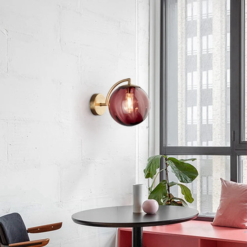 Скандинавский настенный светильник с золотыми ручками и стеклянными шариками