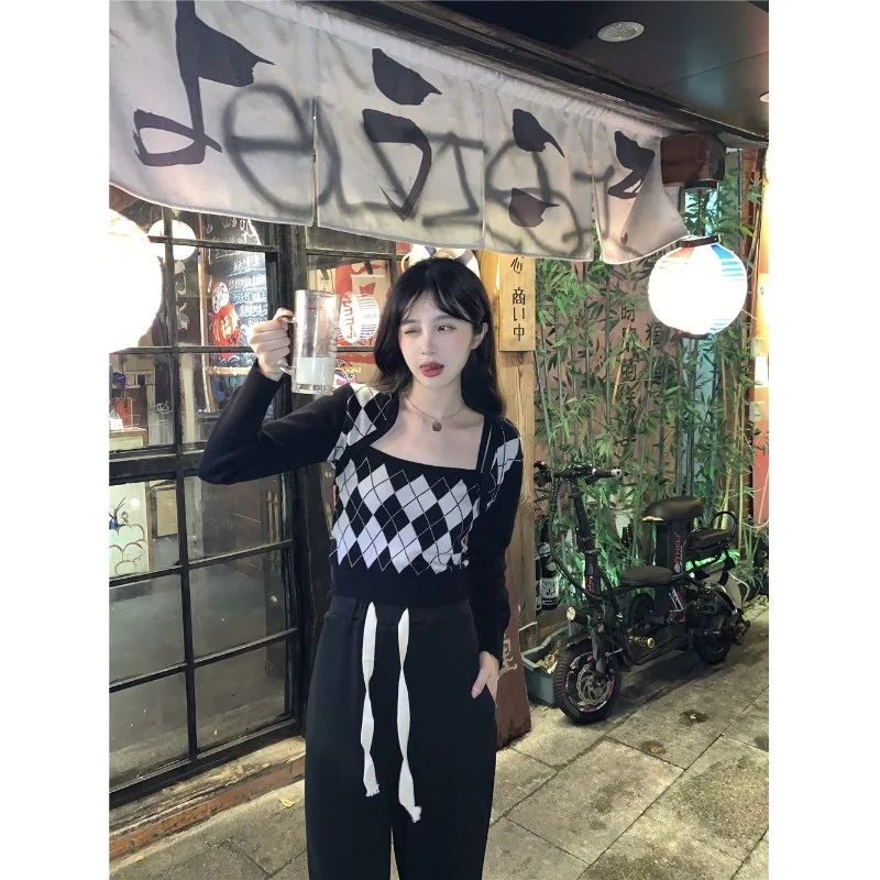 Трикотажный жилет с ромбовидными подтяжками внутри новый короткий кардиган