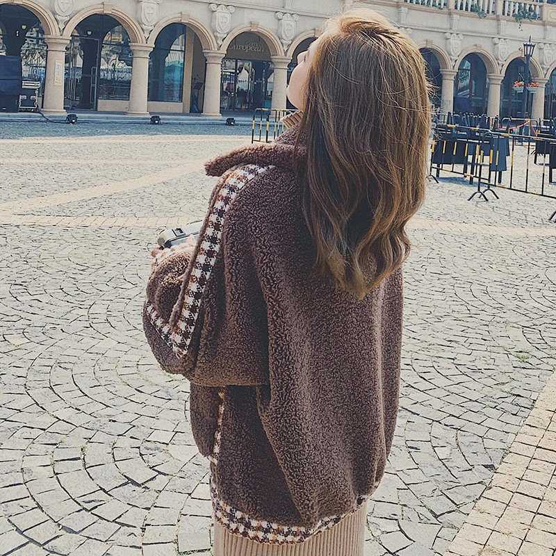 

Unua amo Faux Fur Winter Fluff Coat Female Thick Warm Fashion Hit Color Plaid Spliced Design Lambswool Jacket Women LE00284A