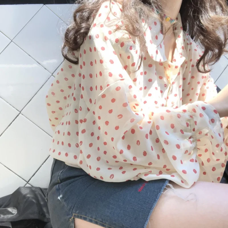 

Модные Винтажные женские блузки из шифона летние женские рубашки в Корейском стиле Стиль V образным вырезом в горошек женская одежда топы ...