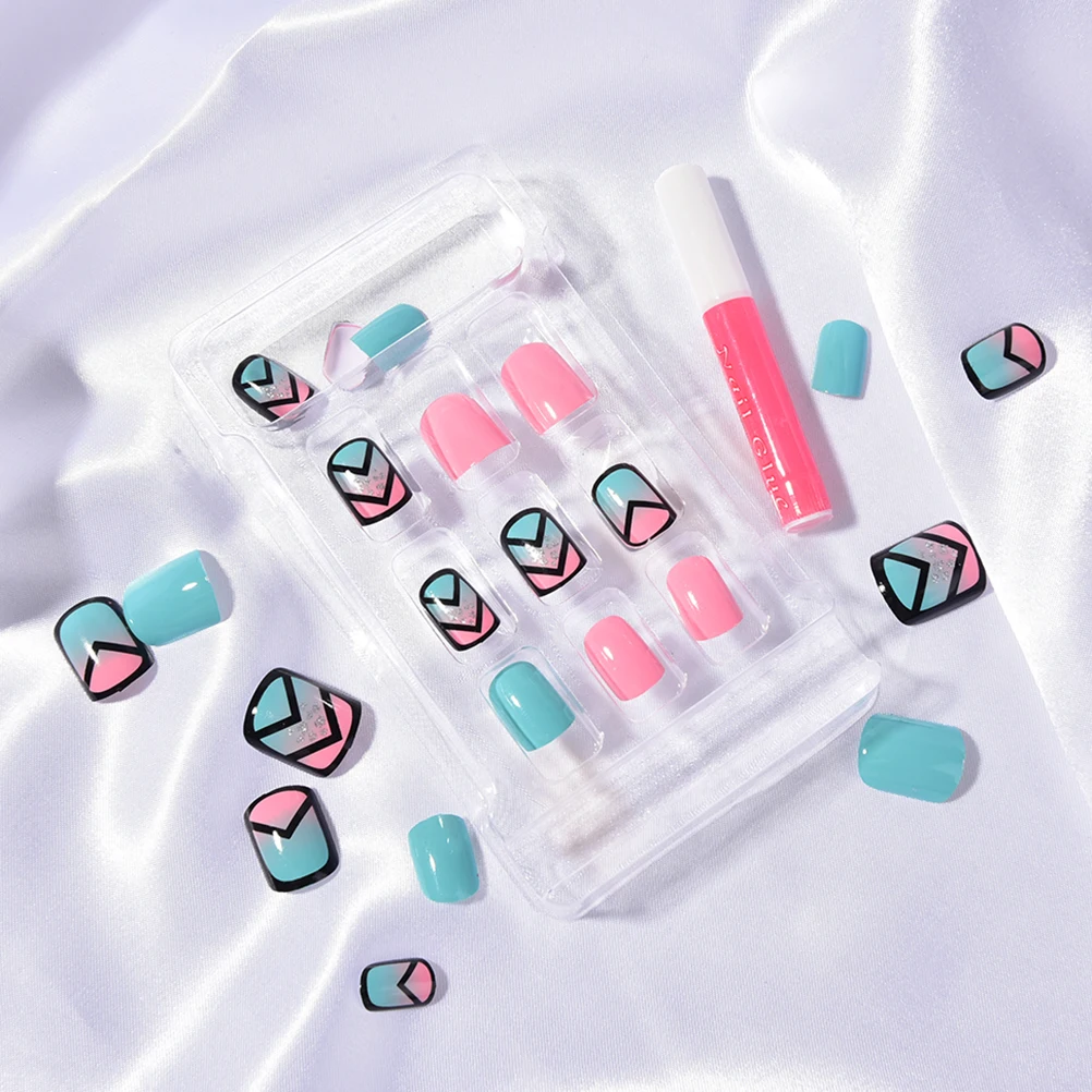 

24pcs/set Vintage Pink And Lake Blue Hit Fake Finger Nails Tips French False Nails With Glue Cute Fake Nails Short Size New