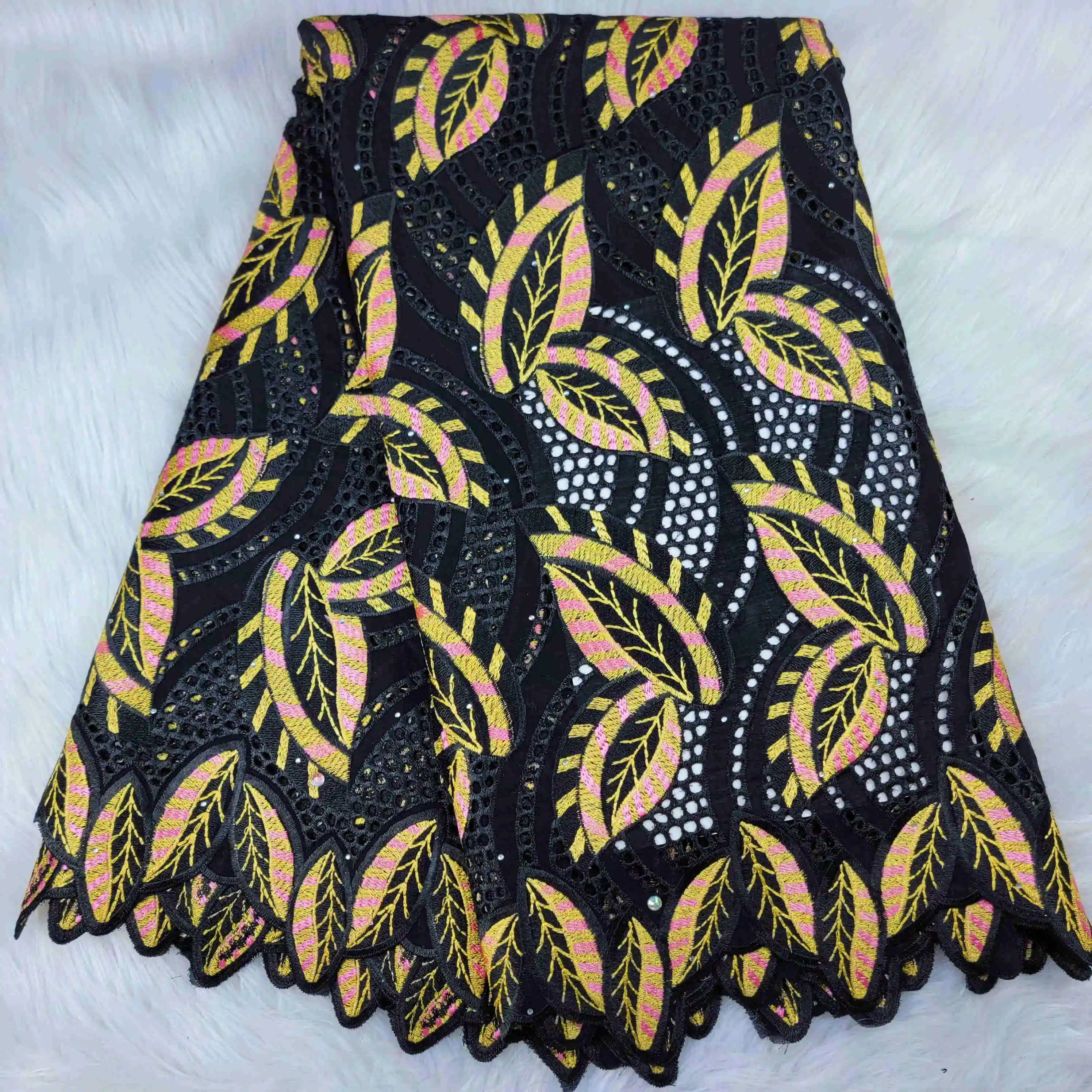 

New Arrival 100% Cotton Fabric Embroidered Swiss Voile Lace In Switzerland For Party Dress HLC378 (1)