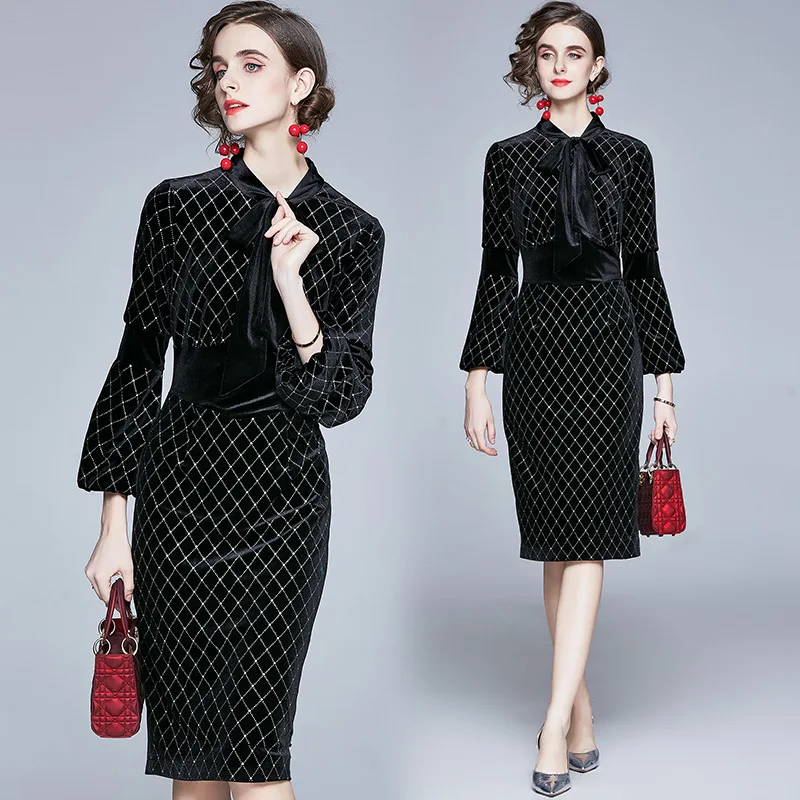 

Женское бархатное платье Donsignet, Черное длинное приталенное платье средней длины с длинным рукавом