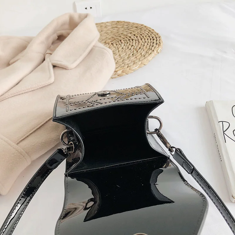 

Fashion Rivet Women Messenger Bags Luxury Pu Leather Flap Crossbody Bag For Women 2021 Designer Small Shoulder Handbags Girl Bag