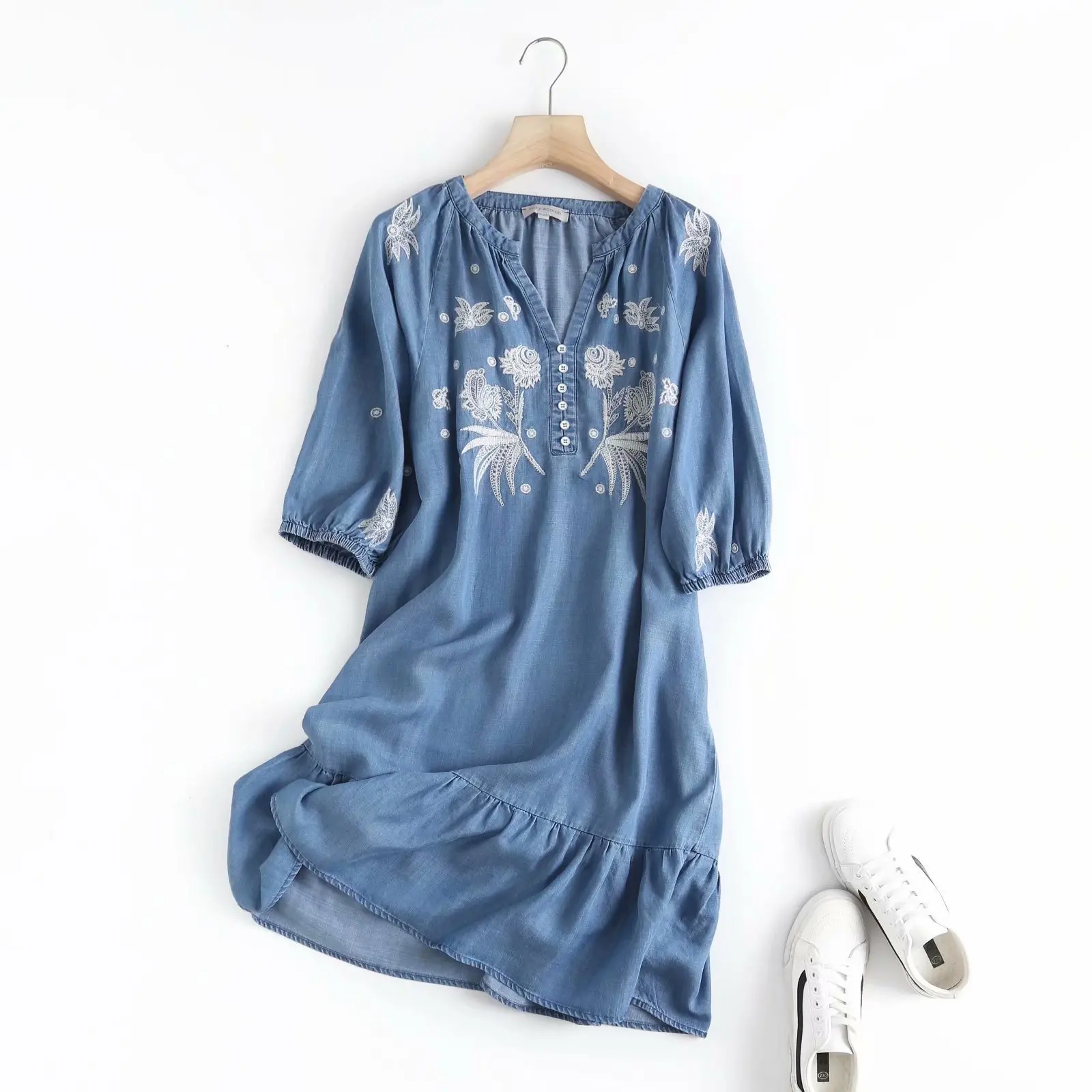 

Summer Mid-Length Dress Women Bohemian Temperament Print New Embroider Button Loose Slim Thin V-Neck Short Boho Sleeve Dresses