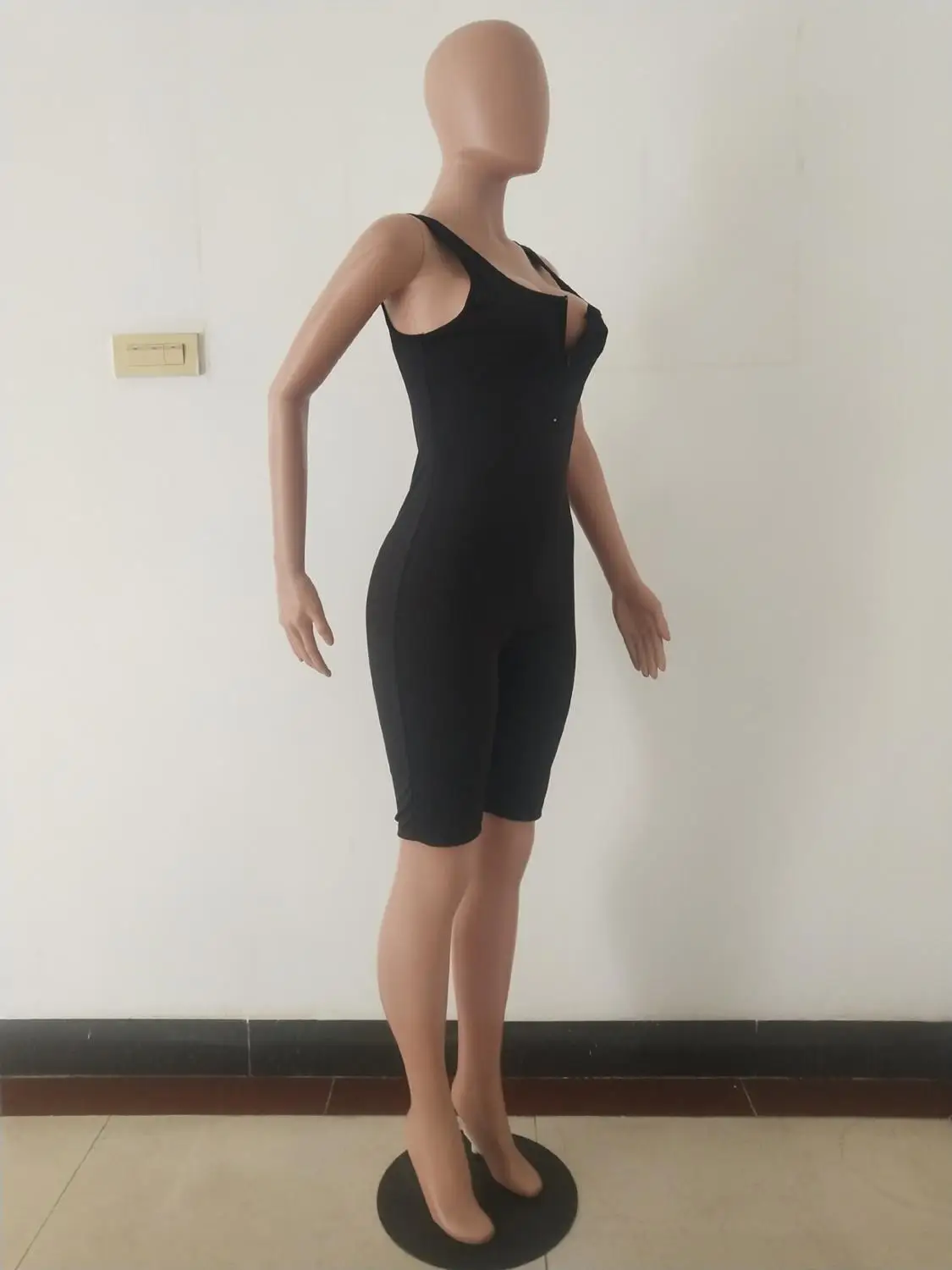 

2020 Wholesal New Women Sleeveless U-Neck Solid Bodycon Playsuit One-piece Clubwear Sport Short Jumpsuit Romper Leotard Trousers