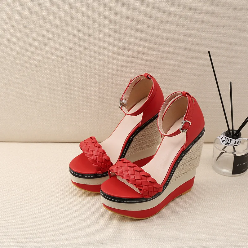 

New muffin thick soled sandals in summer of 2019 super high heel color matching women's shoes