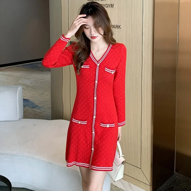 Женское трикотажное офисное платье однотонное черное с длинным рукавом высокой