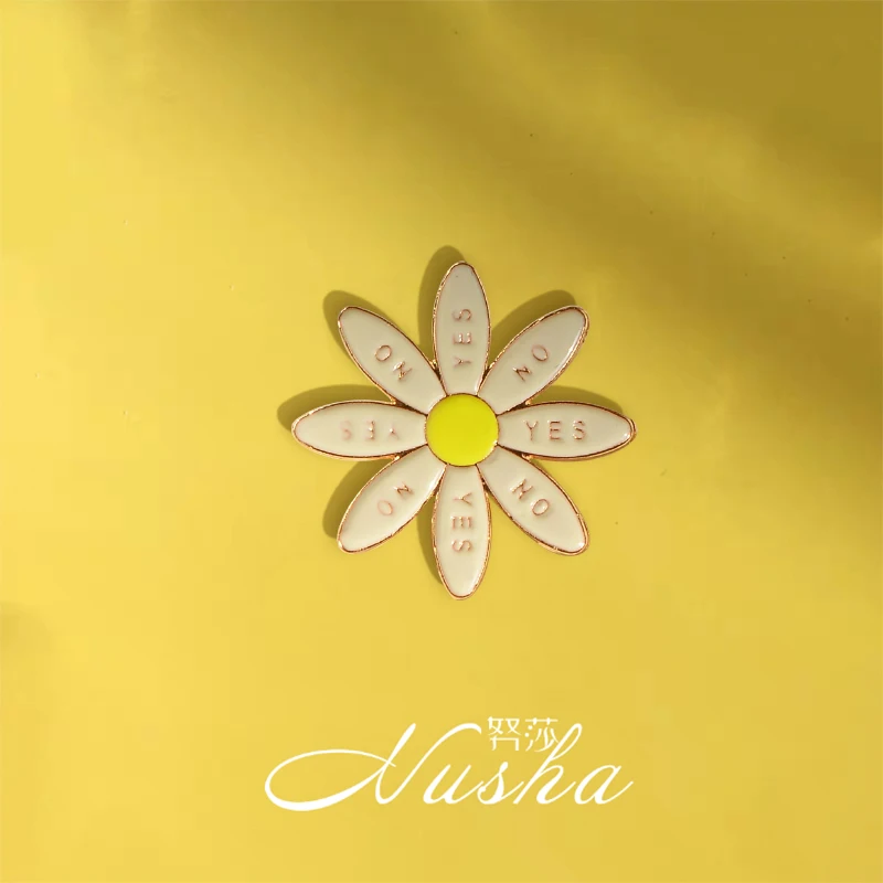 Брошь женская с эмалированным цветком в виде ромашки на пуговицах для джинсов