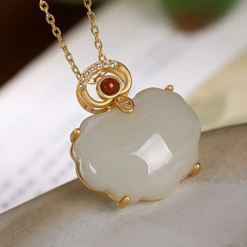 

Natural Hetian White Chalcedony Cloud Pendant Necklace Chinese Style Unique Ancient Gold Craft Light Luxury Charm Ladies Jewelry