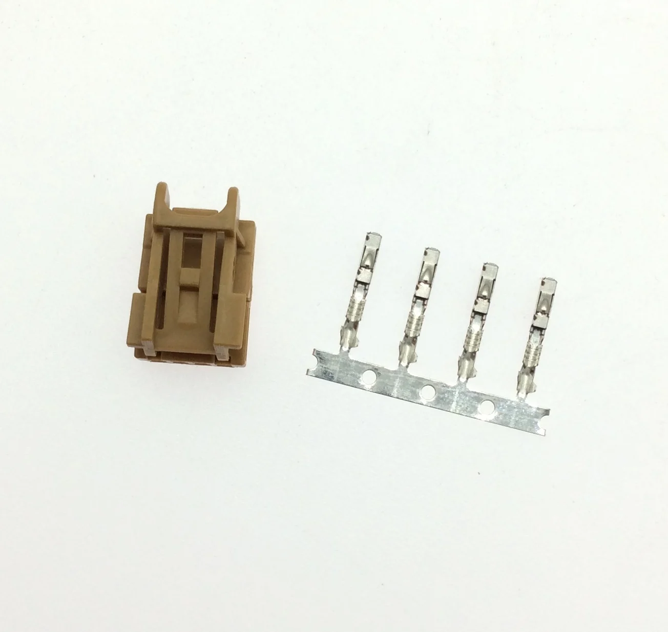 

1 шт., 4Pin разъем 8k0 973 754 A/8k0 972 994 A