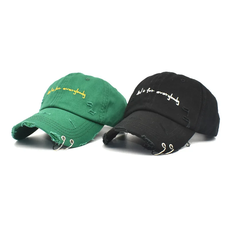 Регулируемая бейсболка с вышивкой и кольцом