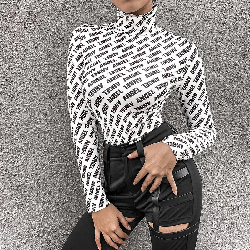 Оставайтесь аккуратные футболки в полоску на каждый день с принтом перчаткой