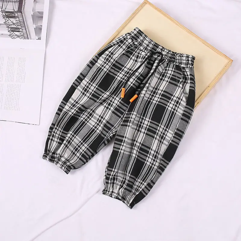 

Boys and Girls Casual Cropped Pants Summer Thin Children's Plaid Shorts Big Children's Pants Fashion