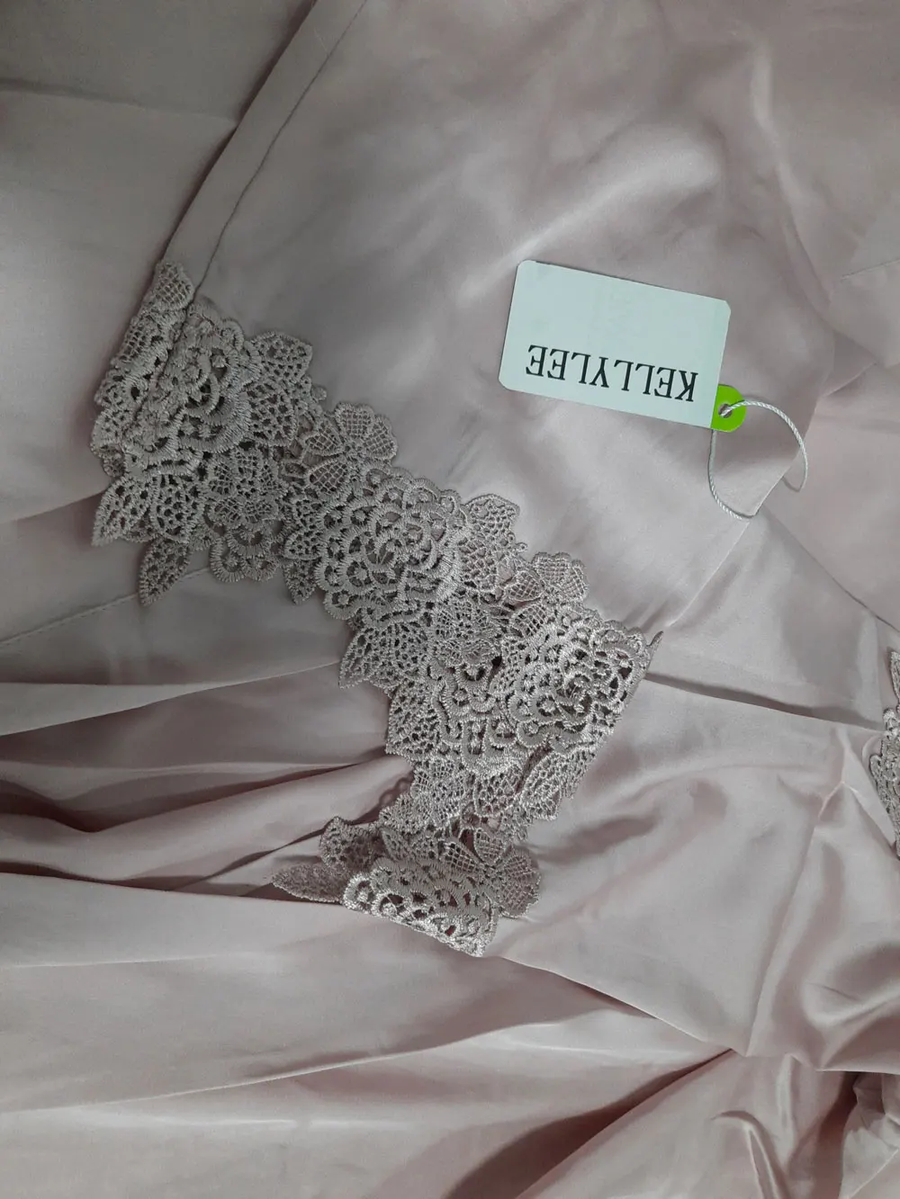 

KELLYLEE Summer Thin Pajamas Group with Chest Pad Chiffon Sling Pajamas Feminine Lace V-neck Sling Nightdress