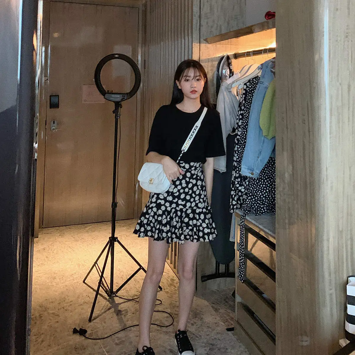 

Summer New Women Skirt Fashion Street Daisy Print Sexy Mini Skirt Large Size Elastic High Waist Floral Black Skirts M-3XL