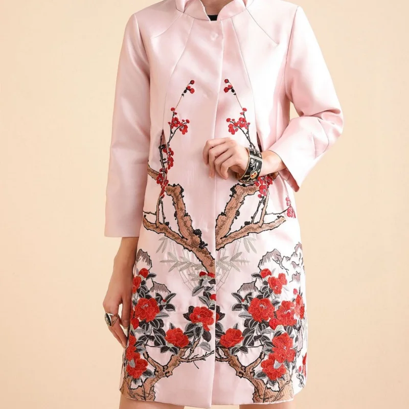 Однотонные пальто с вышивкой новинка 2019 высокое качество весна-осень цветочное