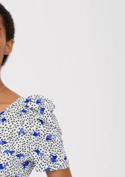 

2021 Spring and Summer New Women Shirt Temperament Women's V-neck Puff Sleeve Plant Printing Short-sleeved Top