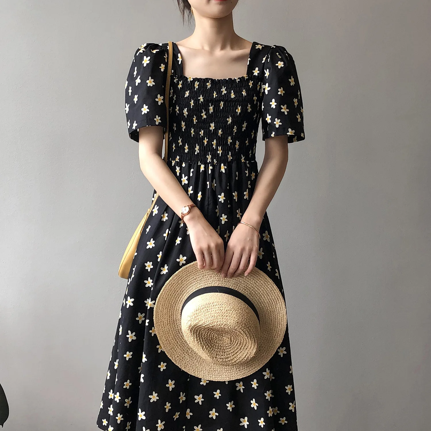 

Женское винтажное шифоновое платье с коротким рукавом и принтом ромашки