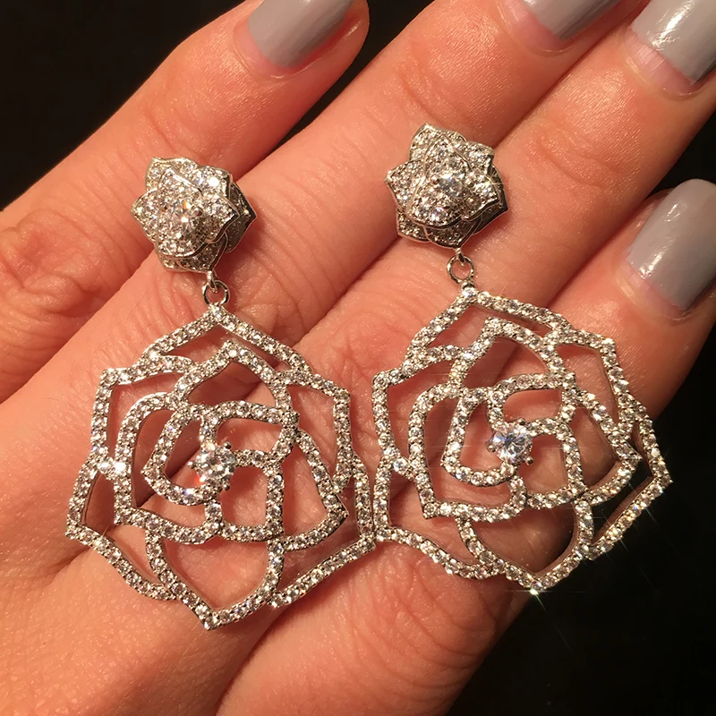 

Korean Ladies Temperament Hollow Rose Earrings Camellia Temperament Female Silvery Gold Earrings Party Luxury Fine Ornament