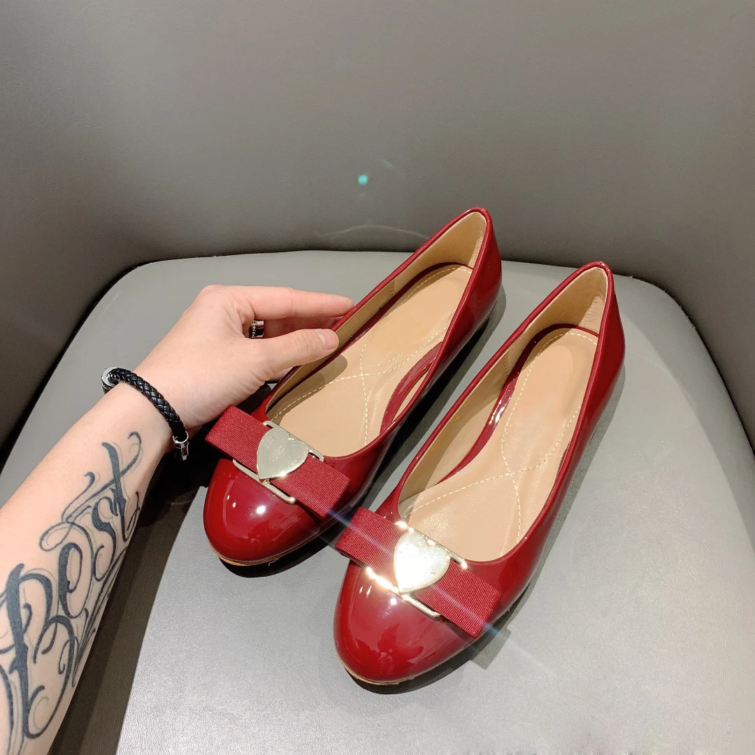 Женские туфли-лодочки из лакированной кожи дизайнерские туфли с металлическим