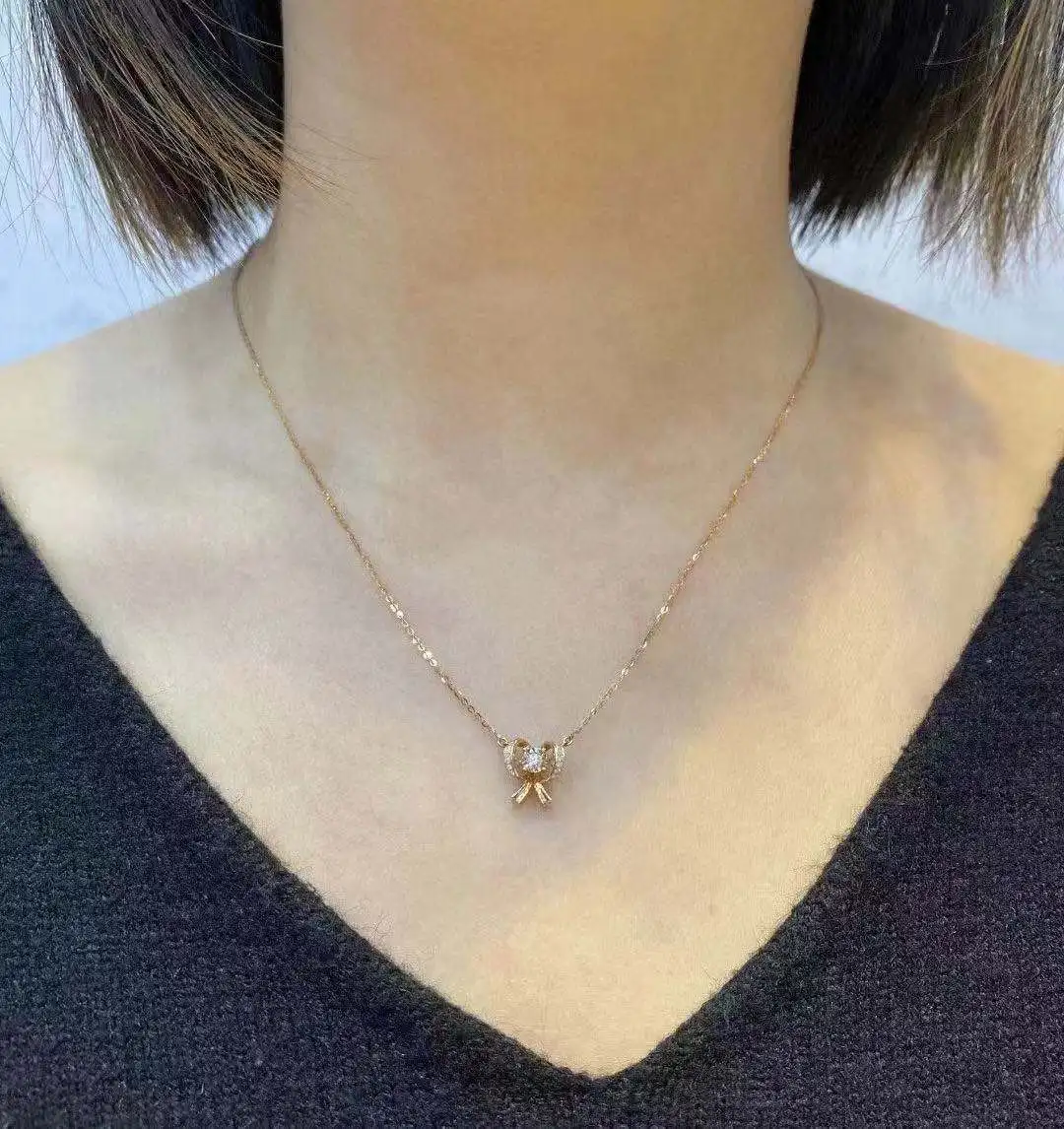 

Trendy Female Crystal Bowknot Pendant Necklace Gold Silver Color Chain Necklace Cute White Zircon Wedding Necklaces For Women