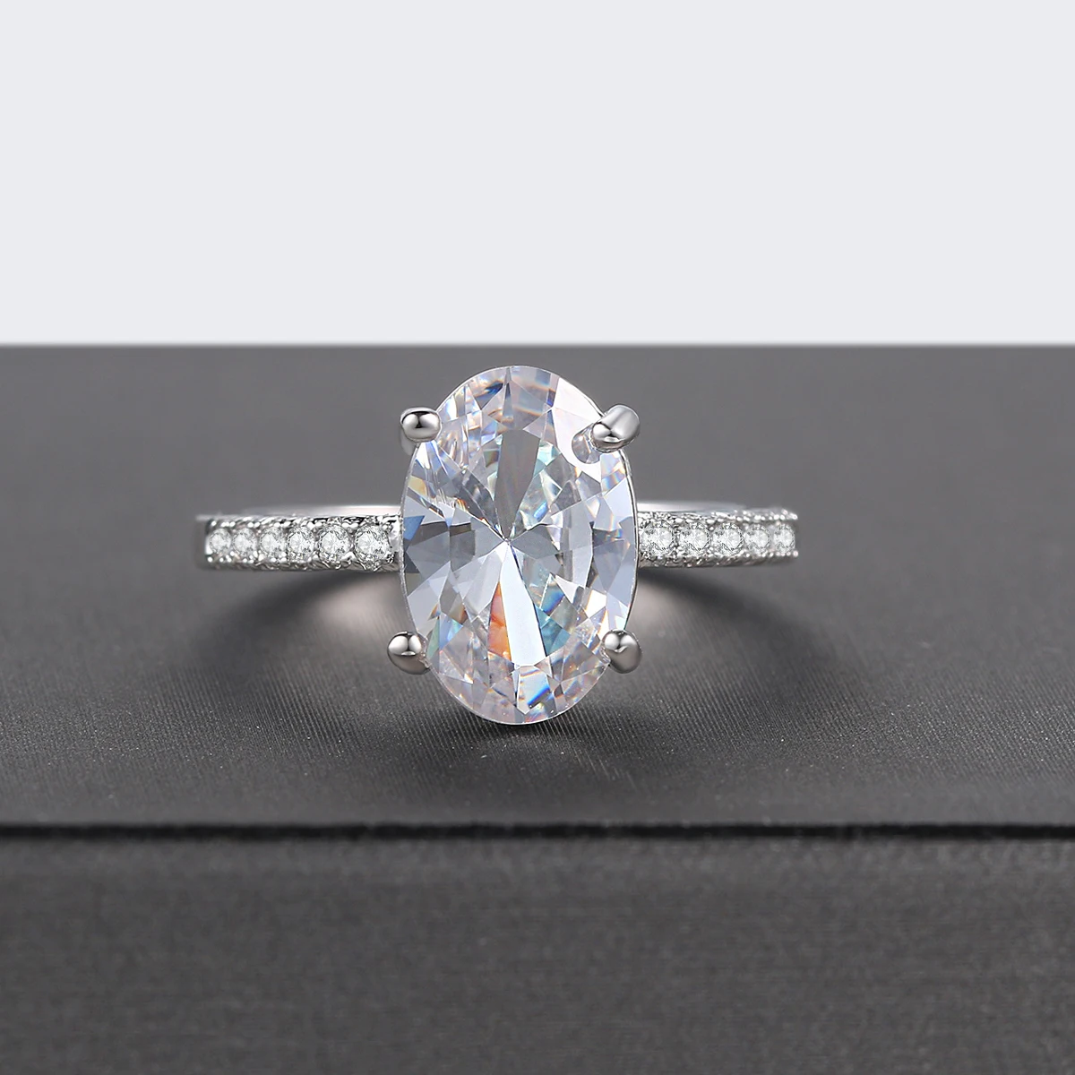 Женское свадебное кольцо с овальным кристаллом ювелирное изделие белого и