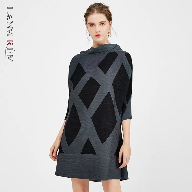 Платье женское Плиссированное средней длины с воротником стойкой и