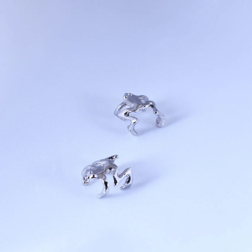 

Fashion Punk Frog Ear Cuffs Siliver Ear Cuff Clip Earrings for Women Earcuff No Piercing Fake Cartilage Wrap Earrings Jewelry x1