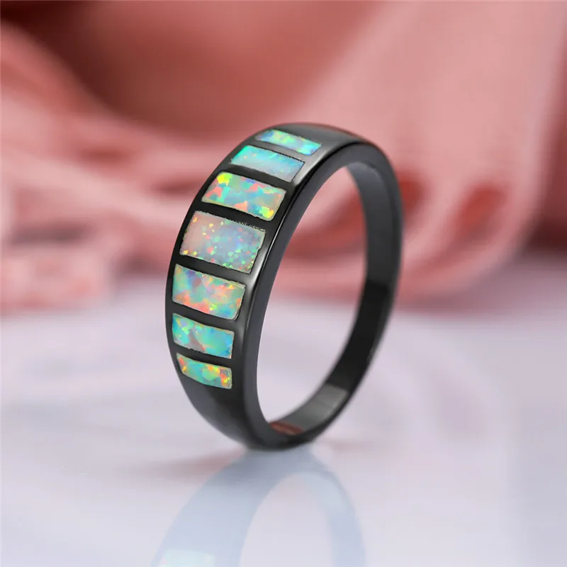 Женское Винтажное кольцо с опалом обручальное черного и золотого цвета белым