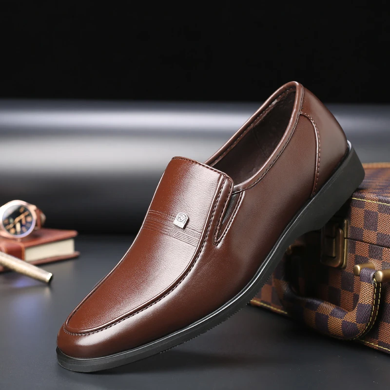 Мужская кожаная обувь высокого качества Новая Осенняя официальная Мужские