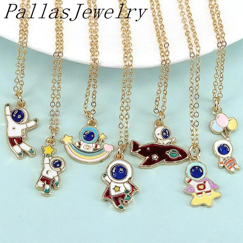 

10Pcs Fashion colorful enamel Spaceman pendant charm, hot astronaut charm necklace for Girl Gift