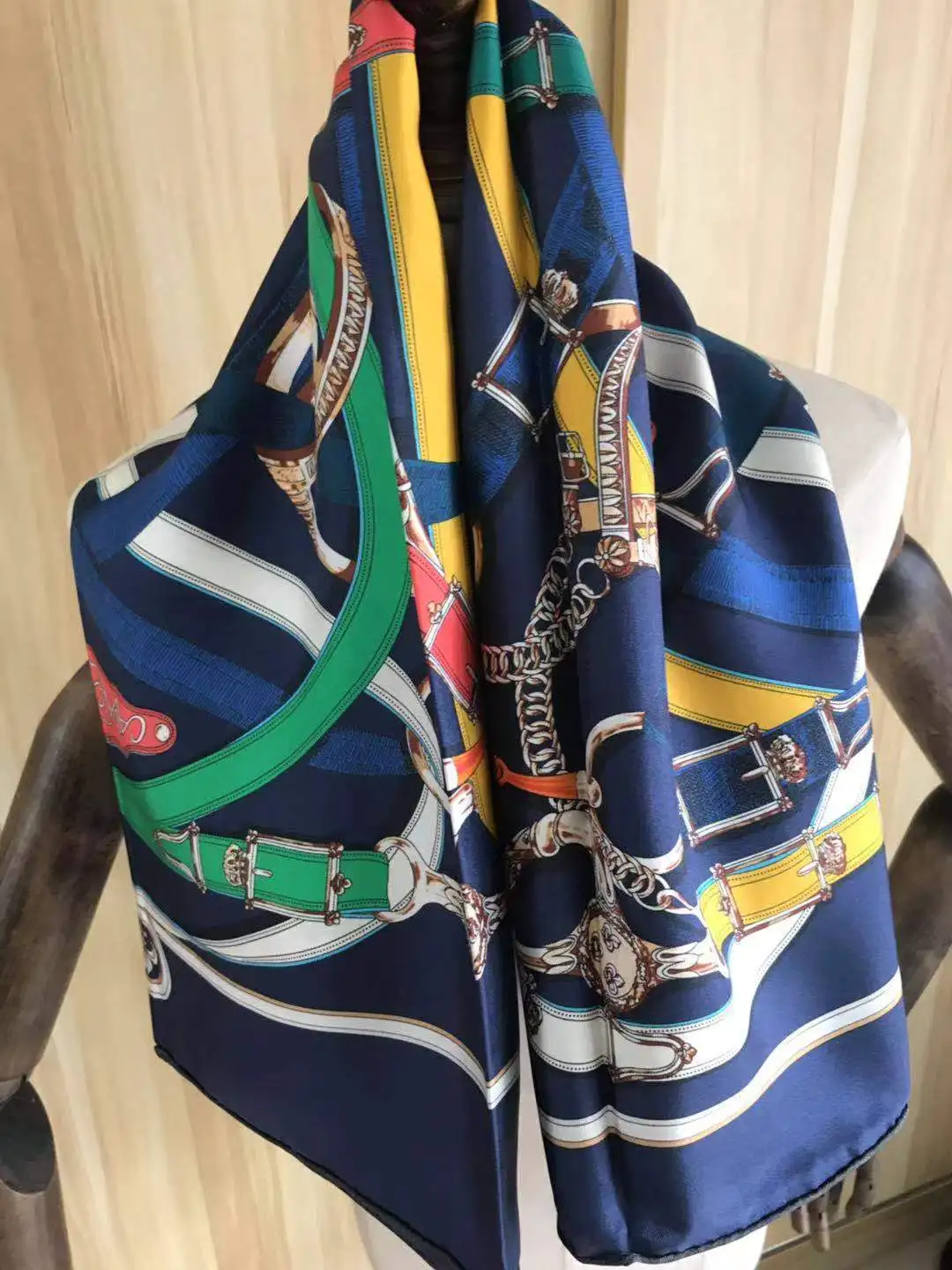 

2020 new arrival fashion elegant classic chain 100% silk scarf 90*90 cm square shawl twill wrap for women free shipping