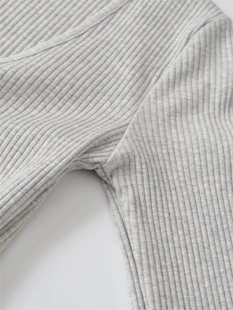 

Europe and the United States ins bow chest deep V-Neck long sleeve T-shirt women's spring and autumn slim short open navel top