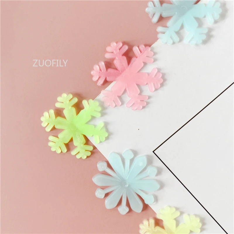 Пластиковые светящиеся наклейки в виде снежинок флуоресцентные настенные