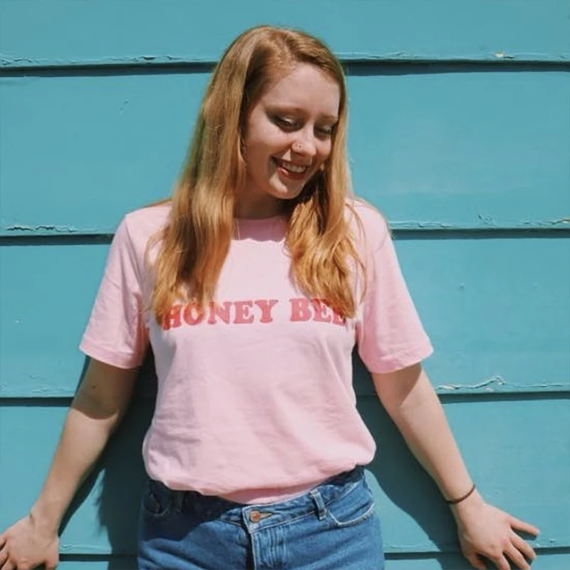 

Honey Bee Letter Print Women Graphic T Shirts Kawaii Tshirt Fashion Aesthetic Tumblr Streetwear T-shirt Cotton Tees Dropshipping